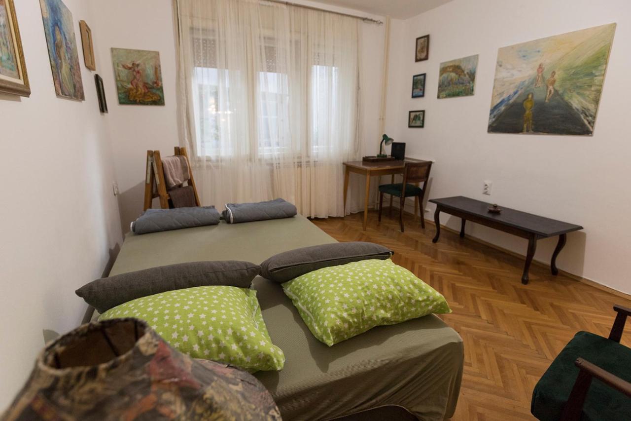 The Pioneers Home 2 Skopje Extérieur photo