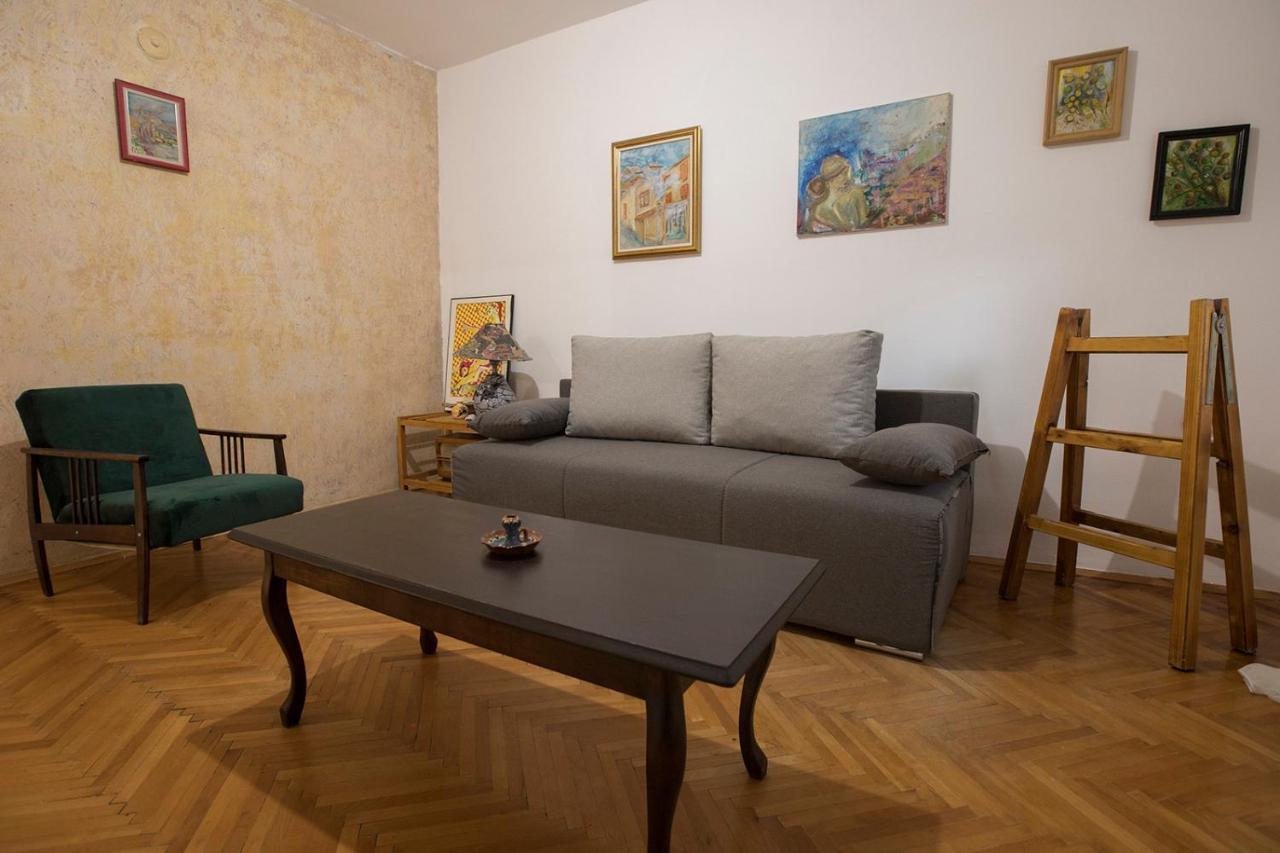 The Pioneers Home 2 Skopje Extérieur photo